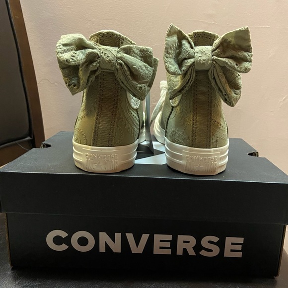 Converse Chuck Taylor All Star Bow Women's High Top Shoe - Picture 6 of 10